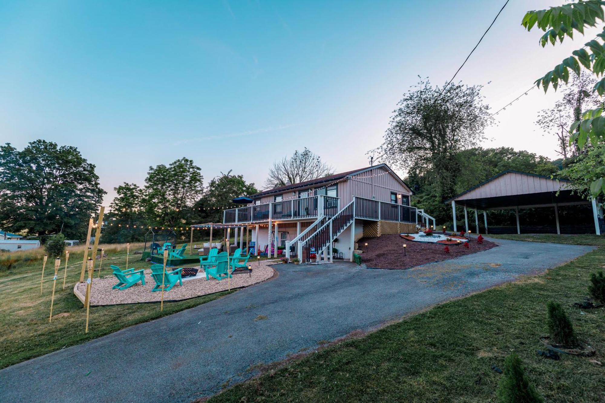 Carloover Vista: Mountain Escape Hot Springs Exterior foto